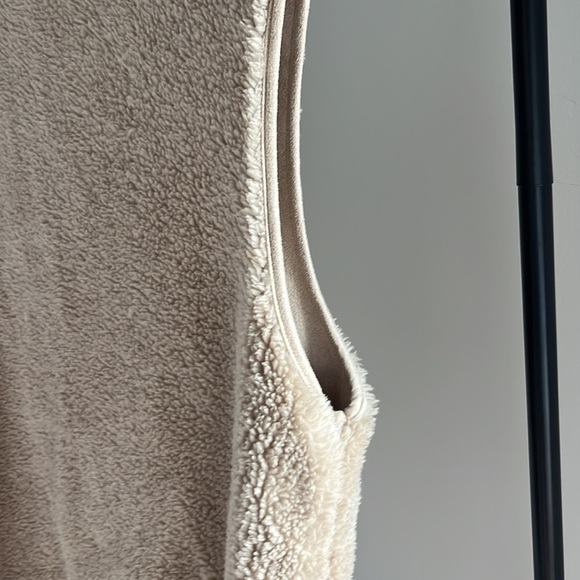 Easel Mauve Faux Fur Front Pockets Front Pockets Oversized Loose Fit Teddy Vest - Picture 6 of 9